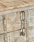 Coffre 201239.134 authentique au meilleur prix. Meubles indiens design et uniques. En stock.