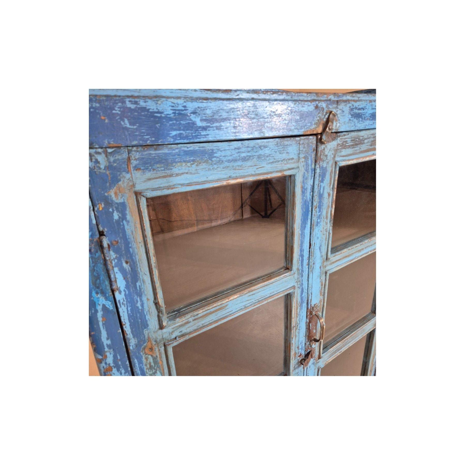 Votre Vitrine 199075.148 authentique au meilleur prix. Meubles indiens design et uniques. En stock.