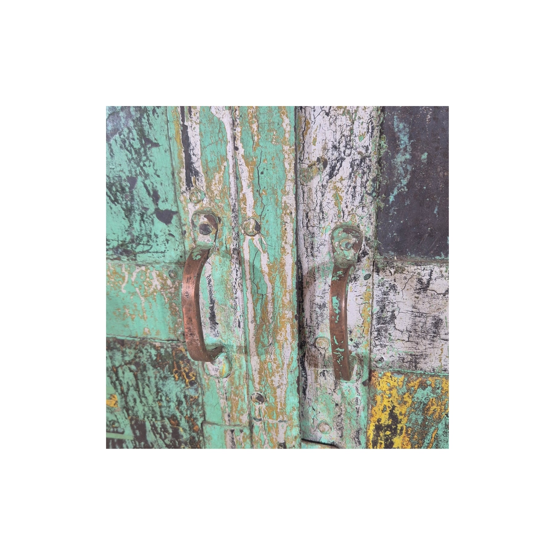 Votre Armoire 199107.91 authentique au meilleur prix. Meubles indiens design et uniques. En stock.