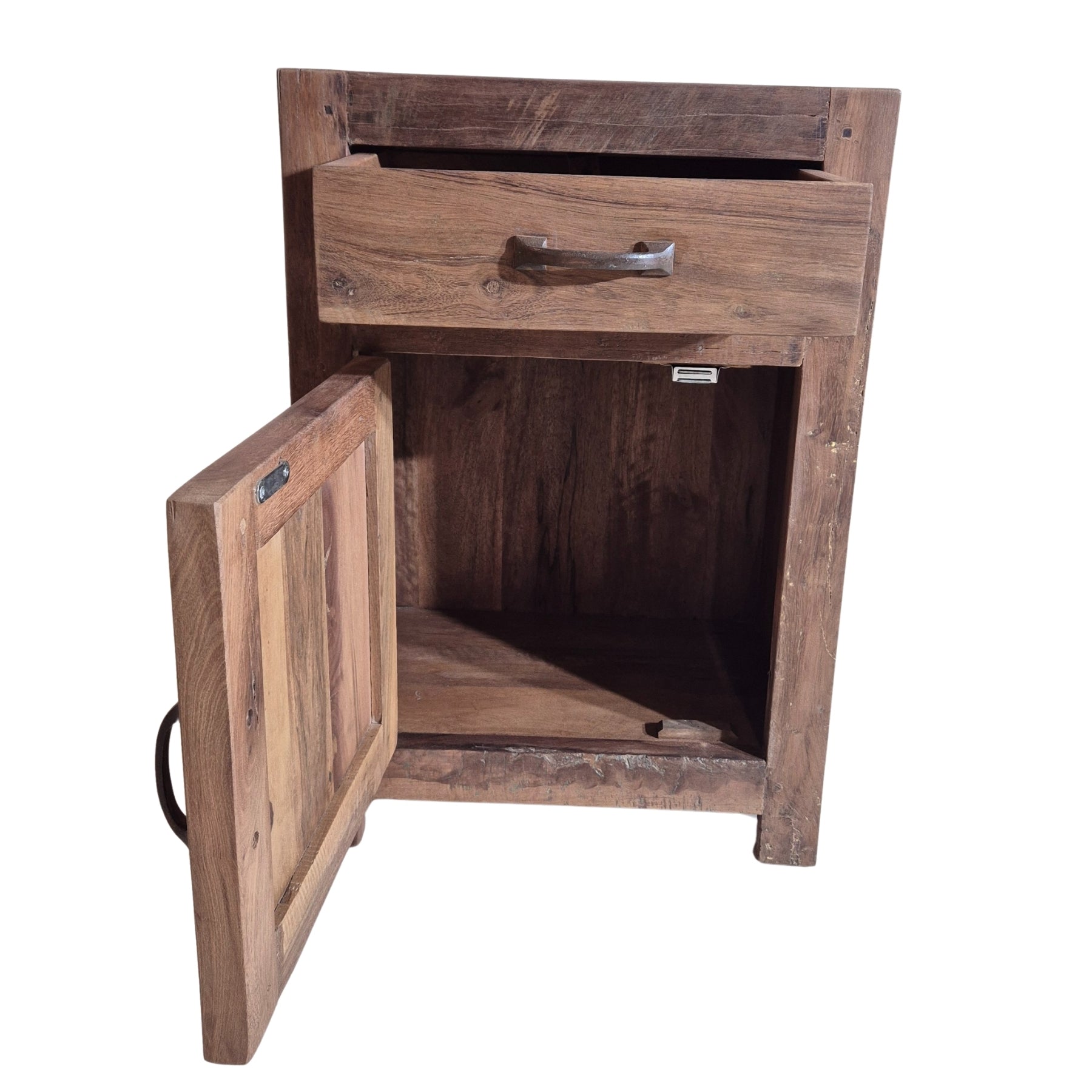 Table de chevet 200012.73D authentique au meilleur prix. Meubles indiens design et uniques. En stock.