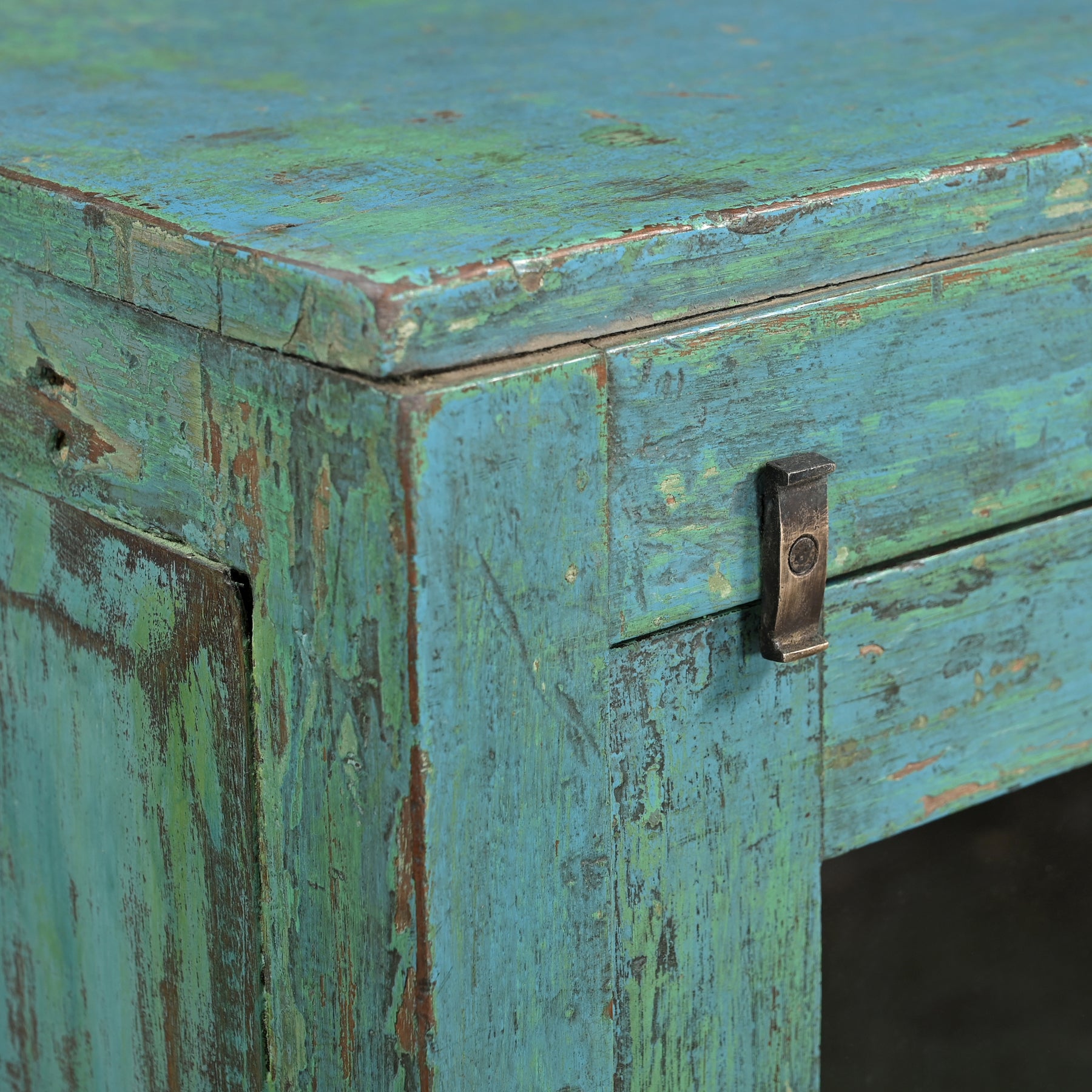 Vitrine 200121.54 authentique au meilleur prix. Meubles indiens design et uniques. En stock.