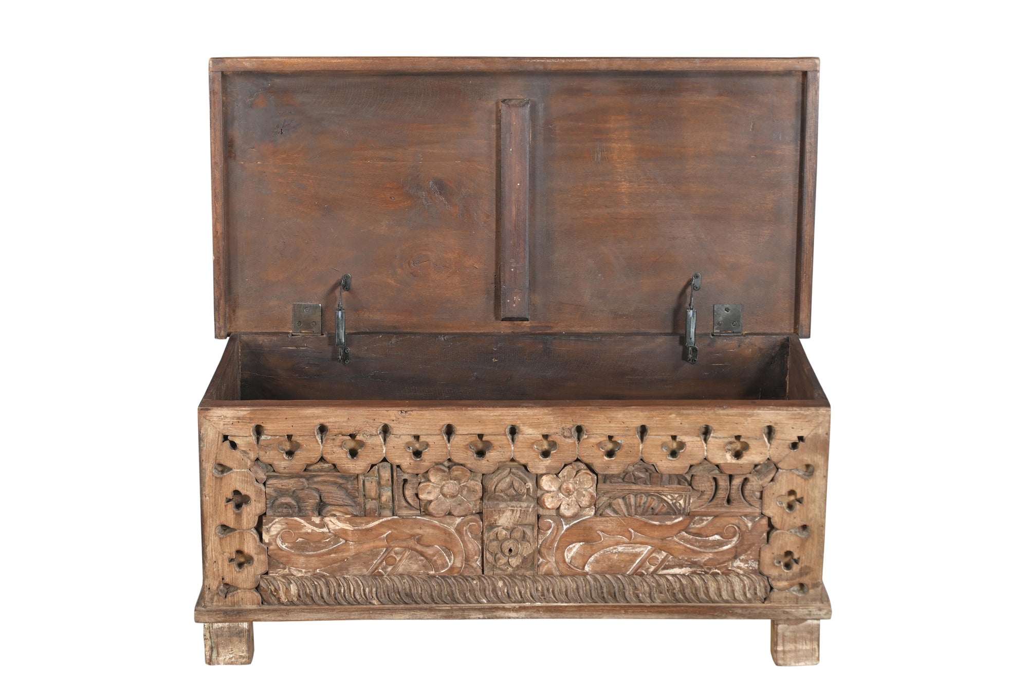 Coffre 201152.110 authentique au meilleur prix. Meubles indiens design et uniques. En stock.
