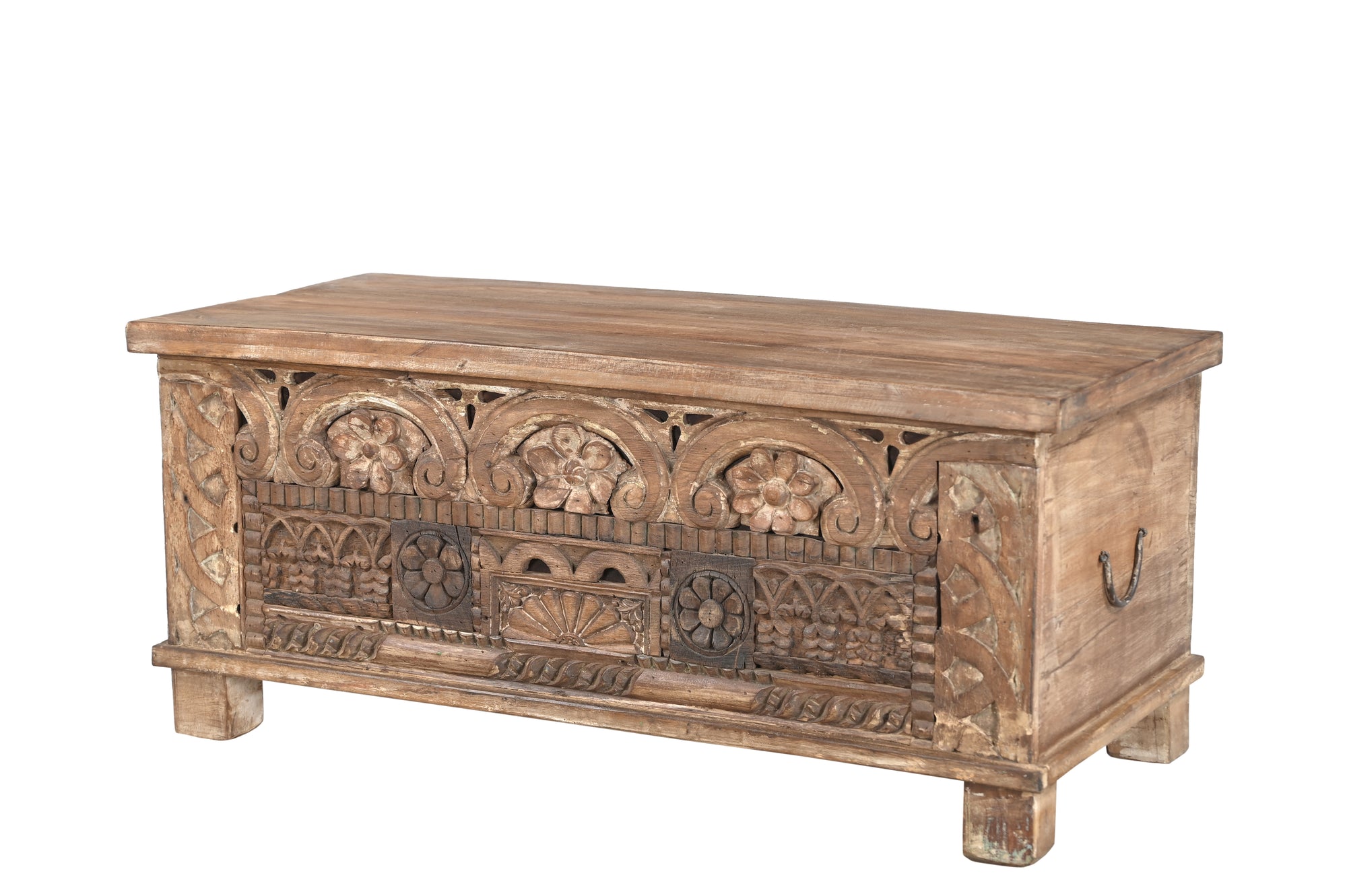 Coffre 201156.110 authentique au meilleur prix. Meubles indiens design et uniques. En stock.