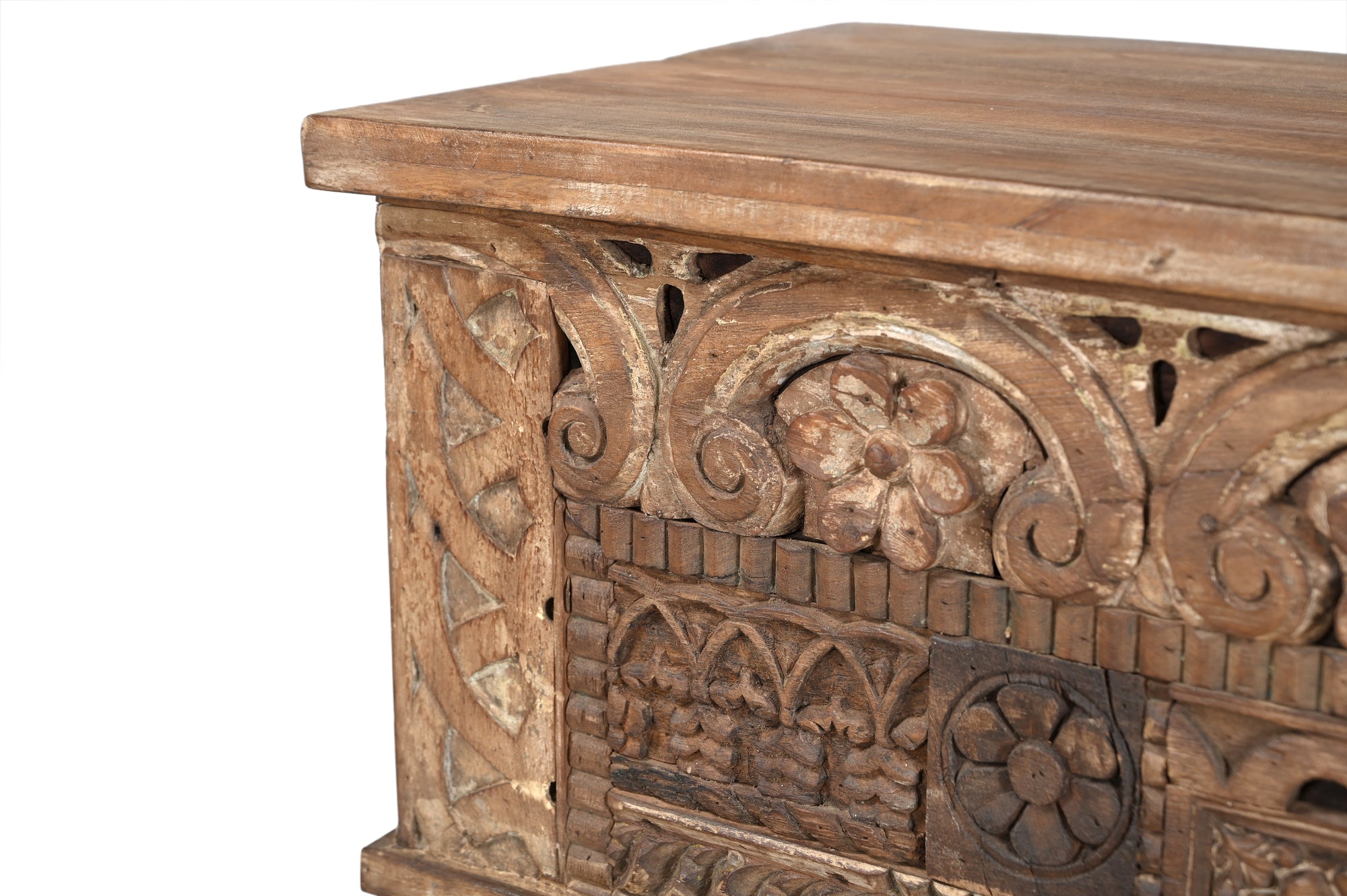 Coffre 201156.110 authentique au meilleur prix. Meubles indiens design et uniques. En stock.