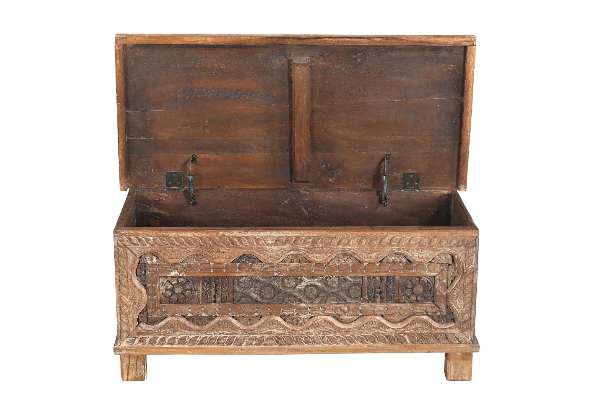 Coffre 201162.110 authentique au meilleur prix. Meubles indiens design et uniques. En stock.