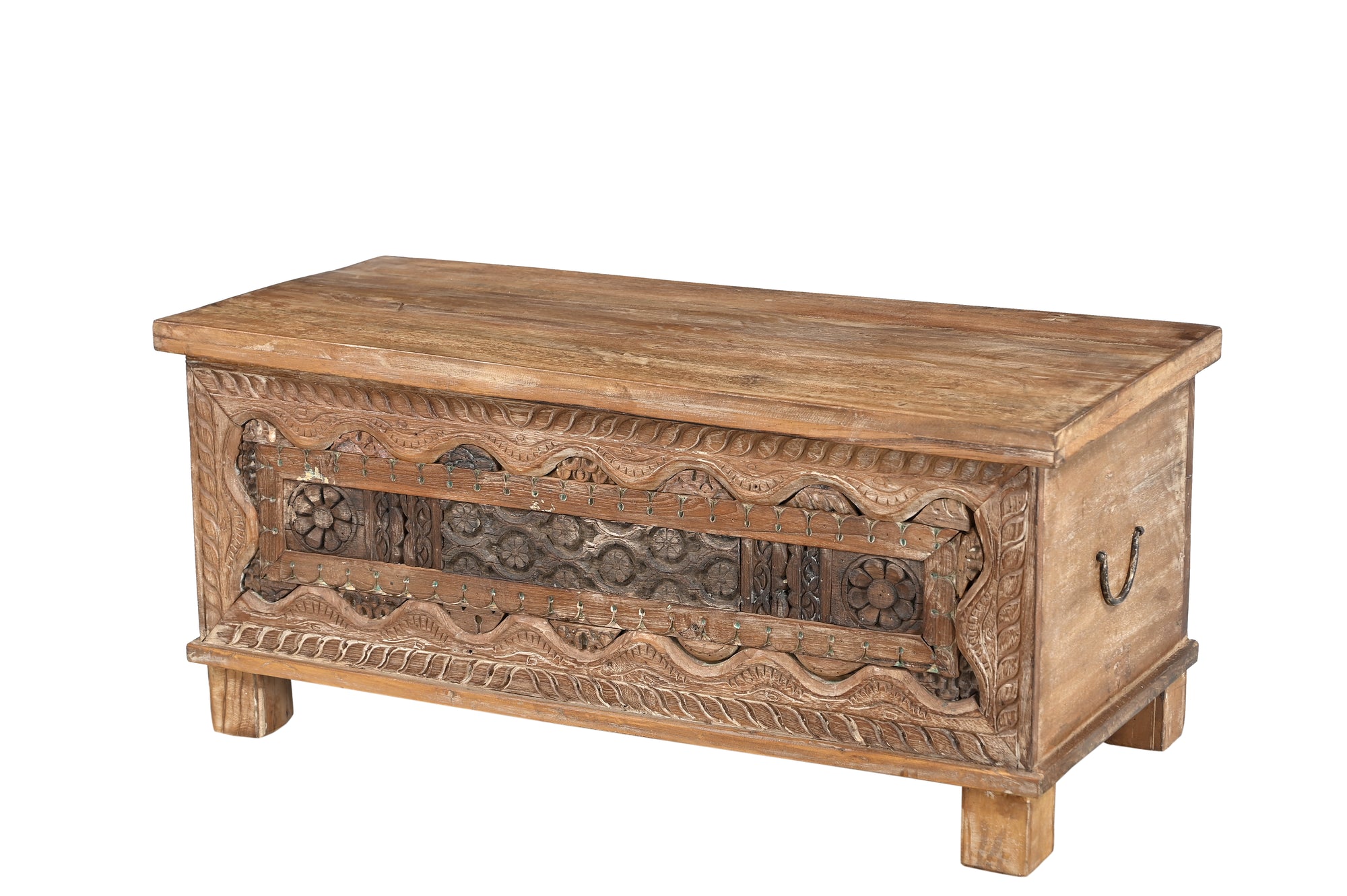Coffre 201162.110 authentique au meilleur prix. Meubles indiens design et uniques. En stock.