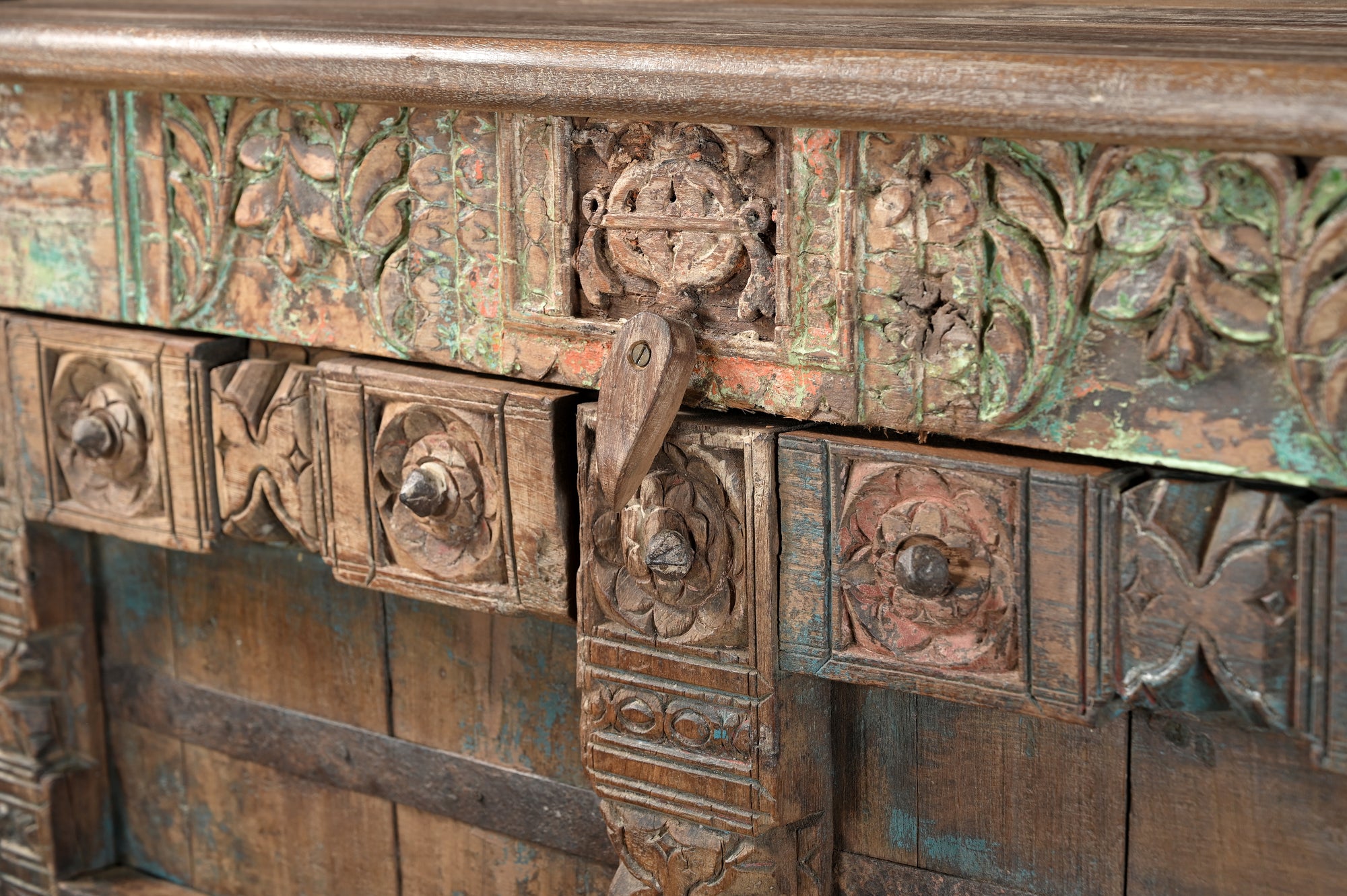 Buffet 201283.243 authentique au meilleur prix. Meubles indiens design et uniques. En stock.