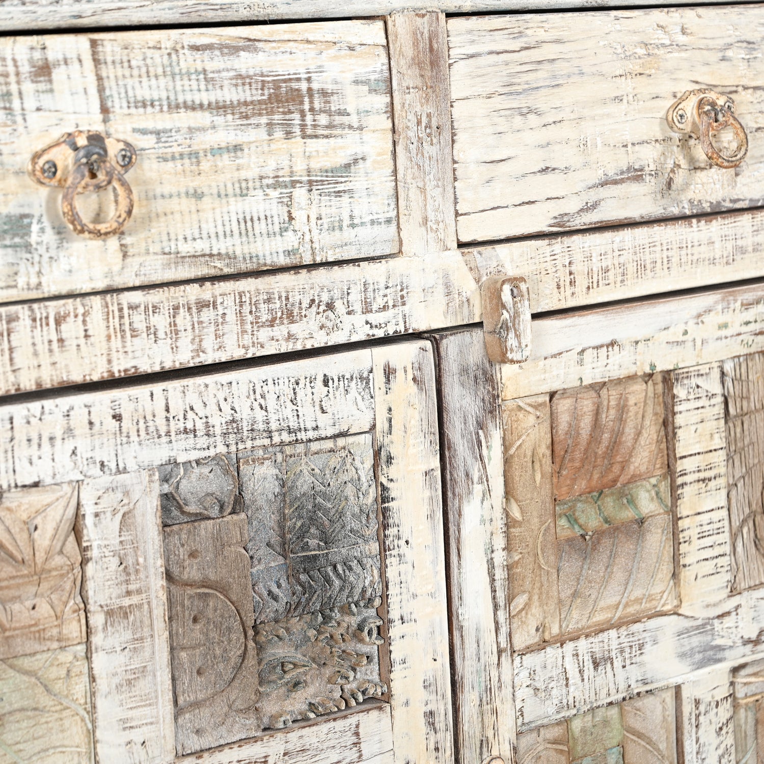 Buffet 202266.211 authentique au meilleur prix. Meubles indiens design et uniques. En stock.