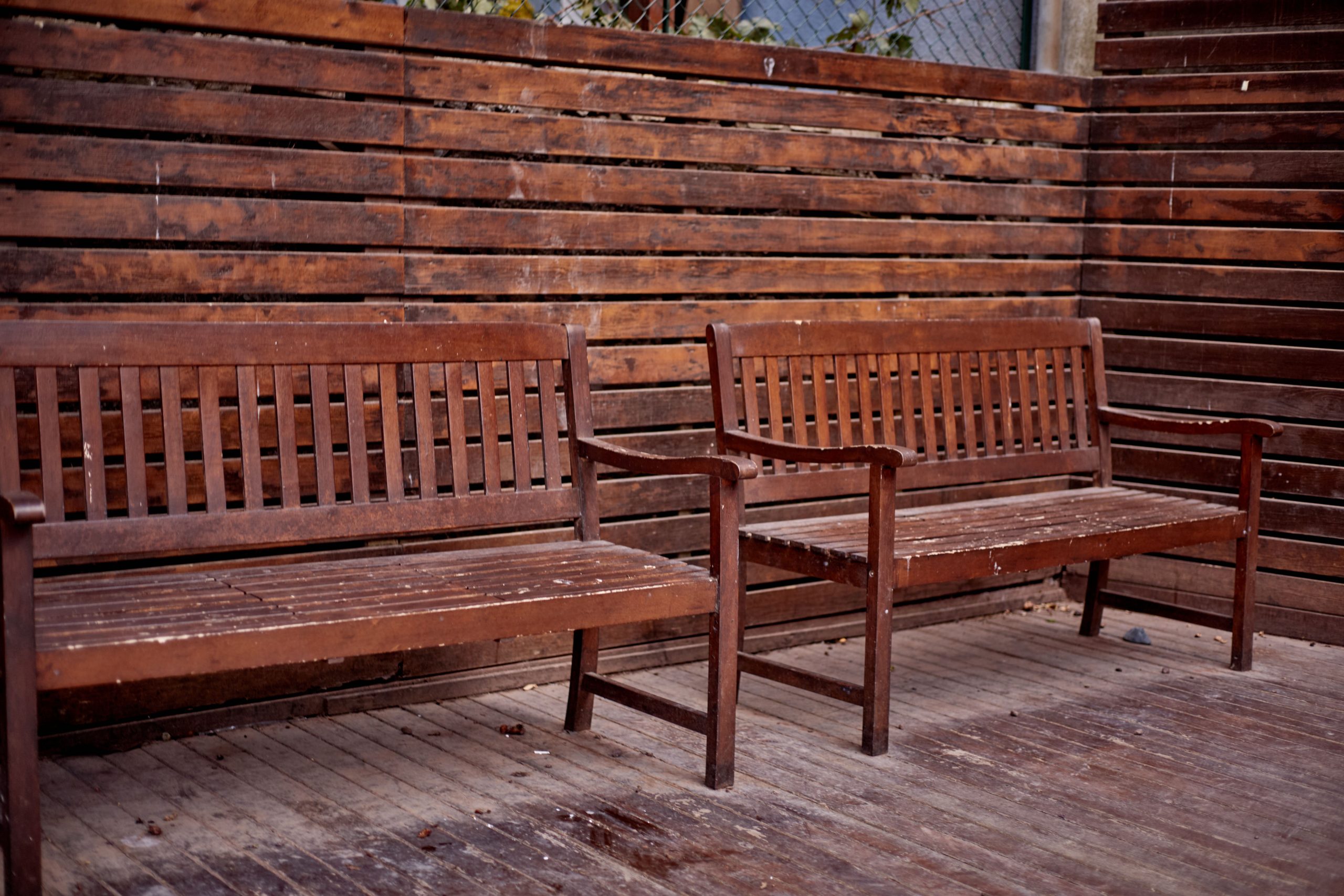 Comment choisir un banc bois design durable