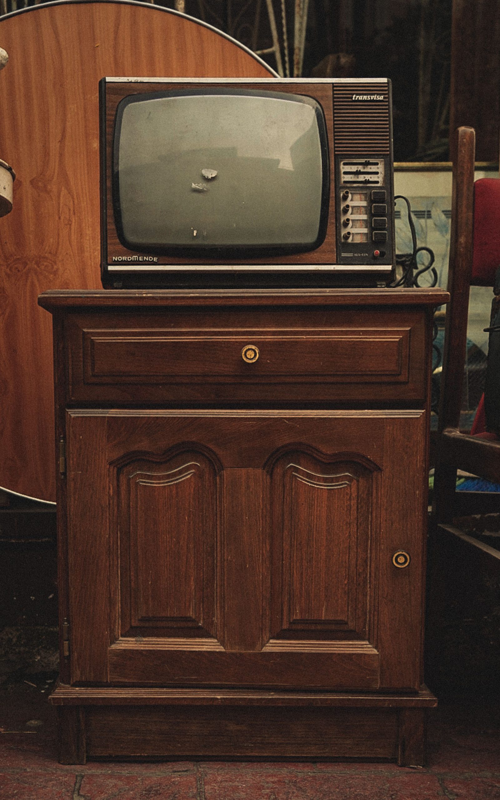 Combien de temps dure vraiment un meuble télévision en bois ?