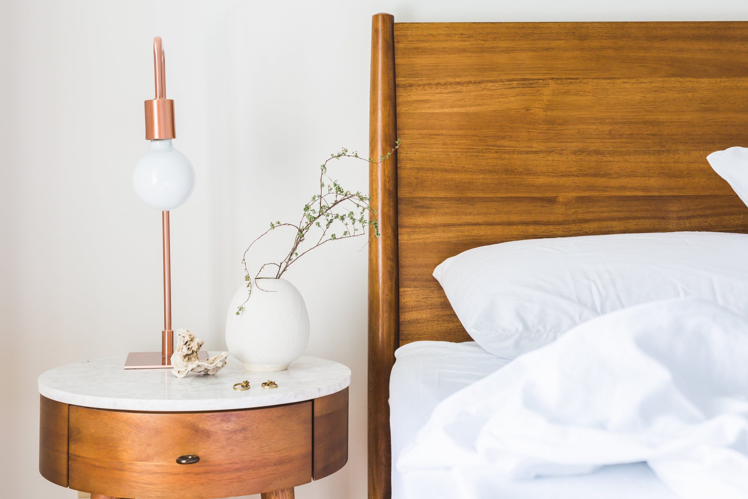 Durabilité table de chevet design en bois