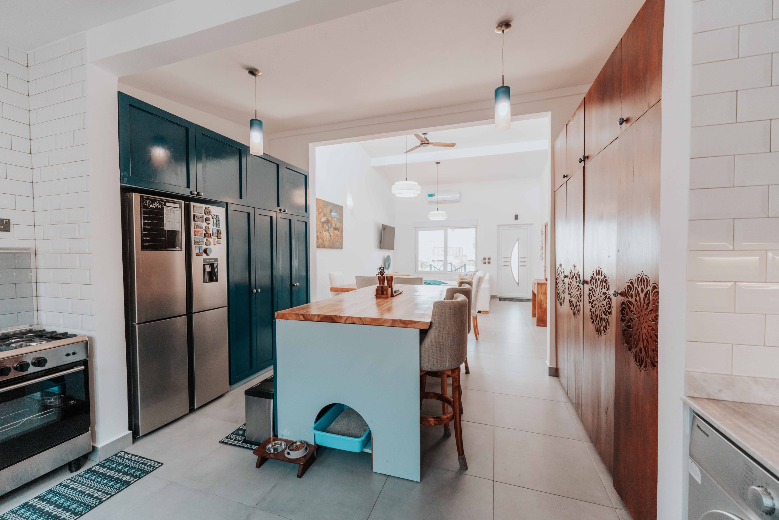 Cuisine spacieuse avec îlot central moderne